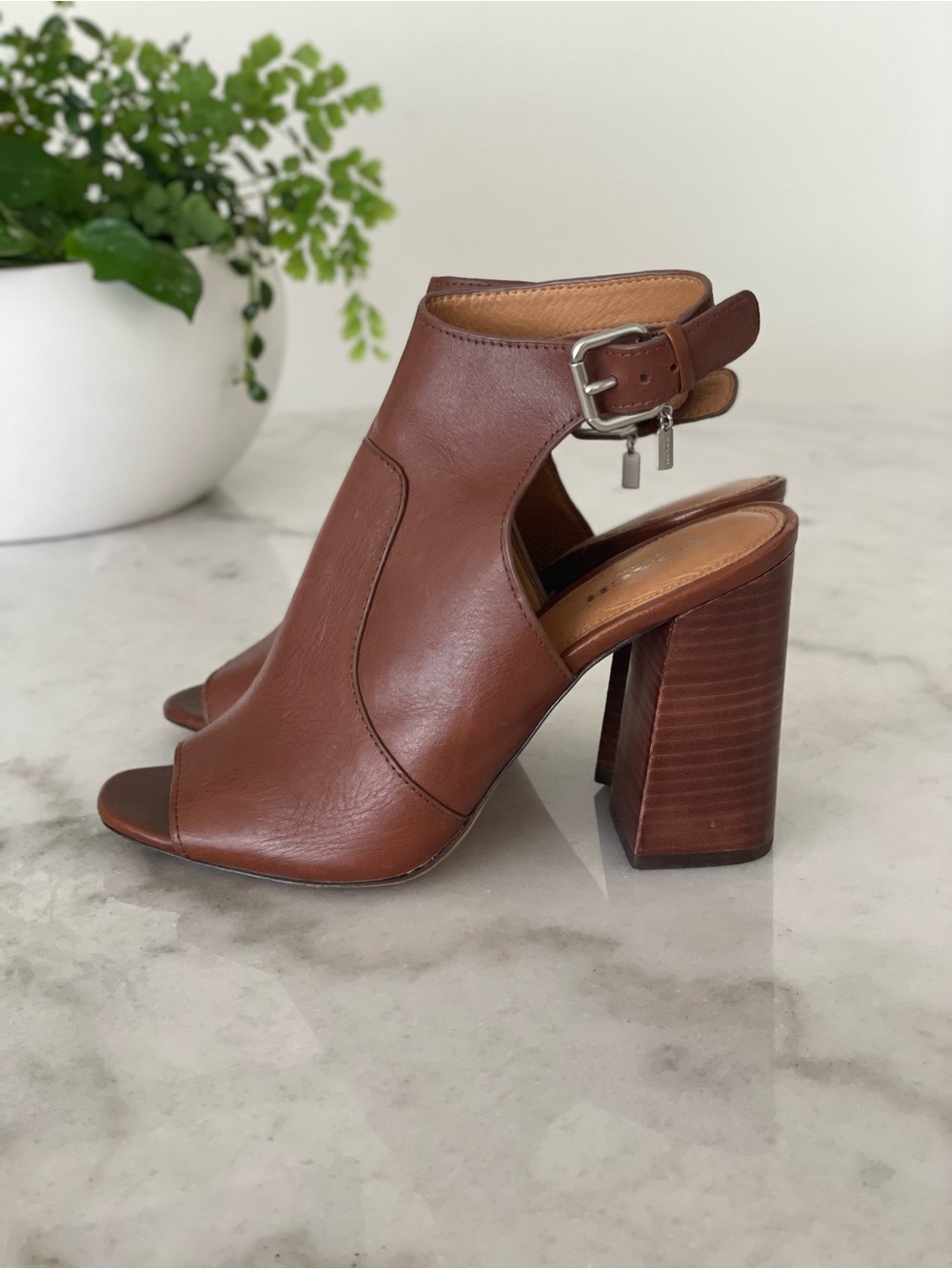 Coach Brown Leather Block‑Heel Sandals – Size 8M